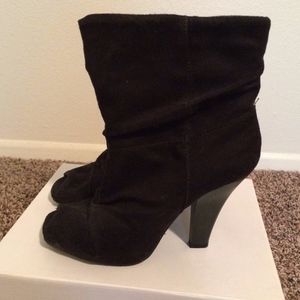Peep-toe booties